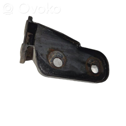 Priekšpusē bampera turētājs