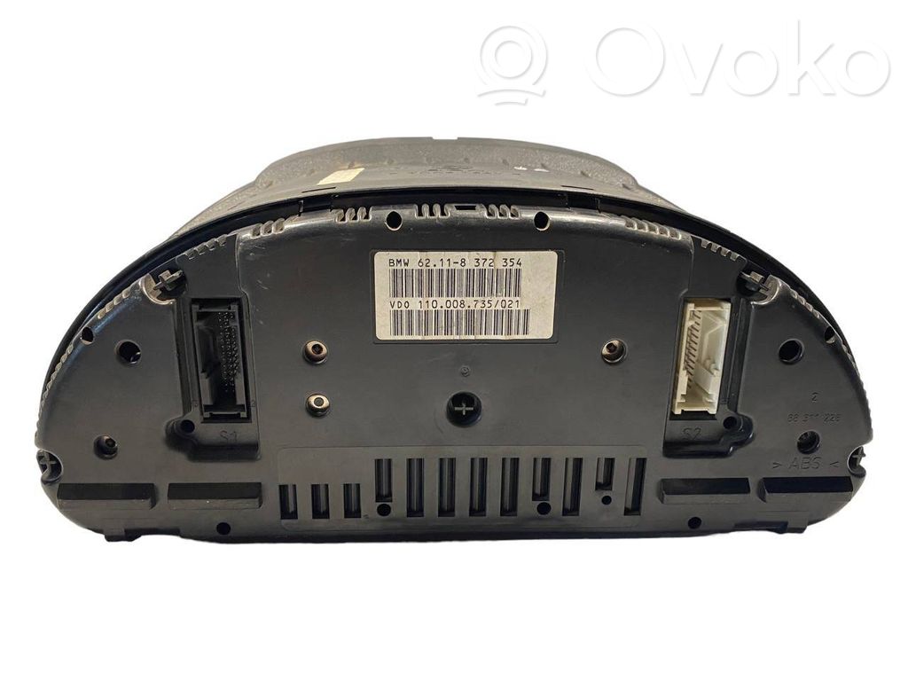 Speedometer (in the instrument panel)