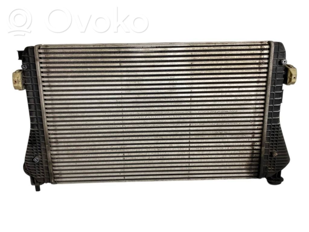Starpdzesētāja radiators