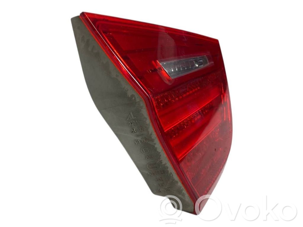 Aizmugurējais lukturis pārsegā