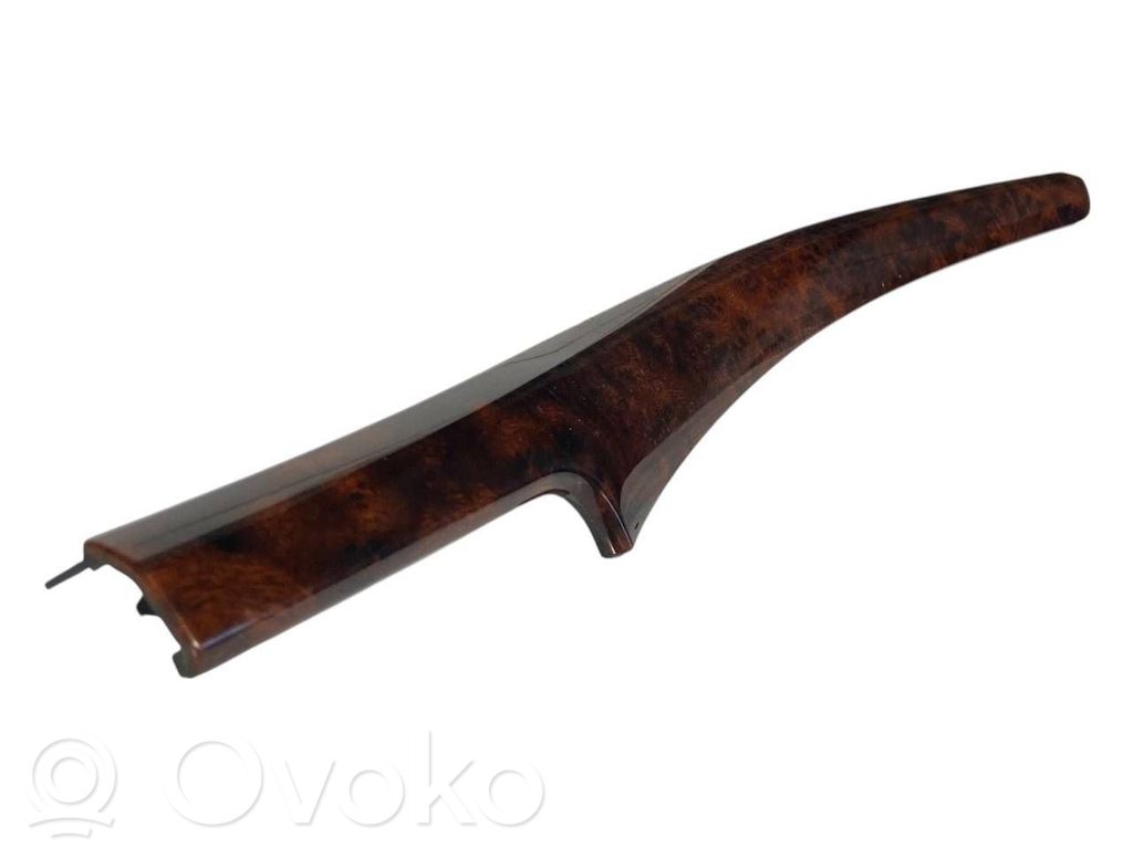 Paneļa apdare