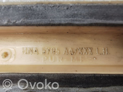 Spārna dekoratīvā apdare (moldings)