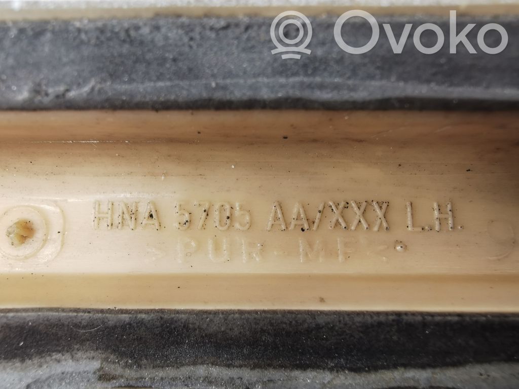 Spārna dekoratīvā apdare (moldings)