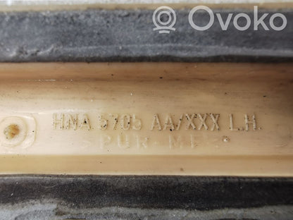 Spārna dekoratīvā apdare (moldings)