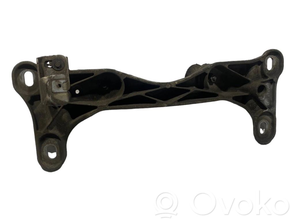 Transmission mounting bracket