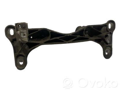Transmission mounting bracket