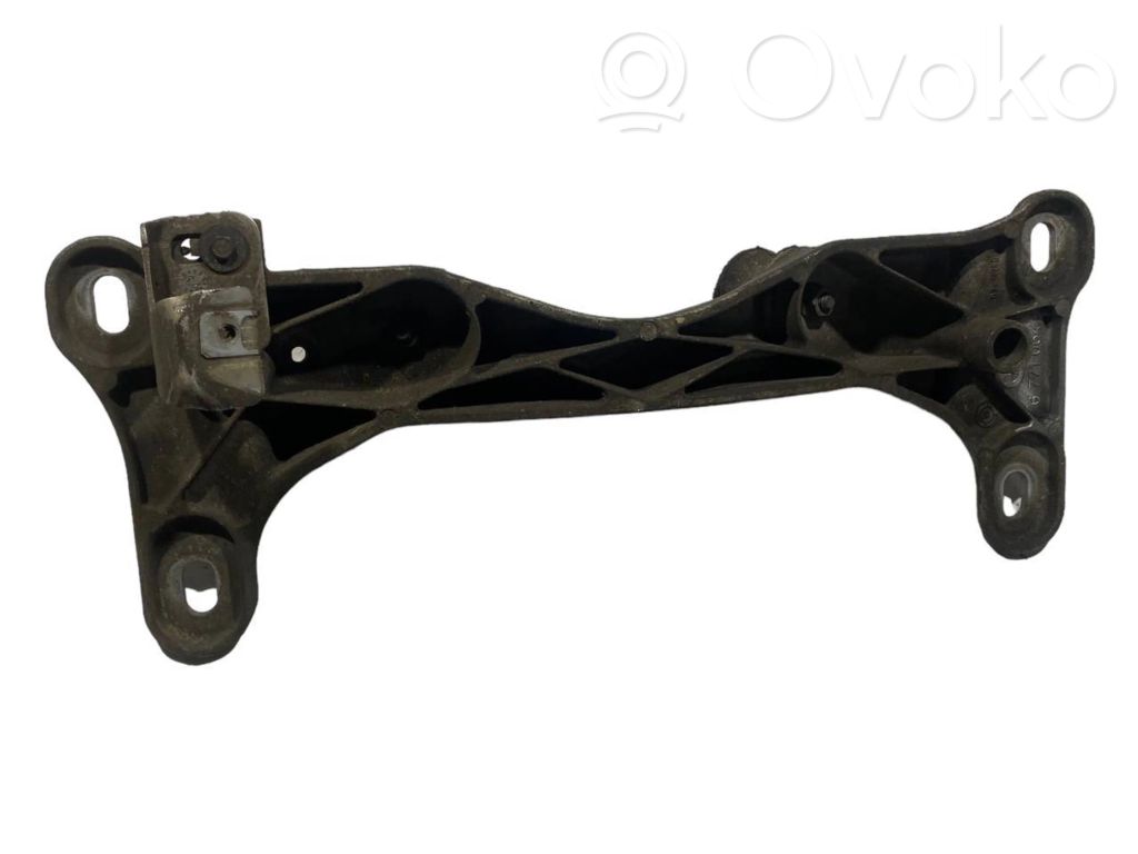 Pārnesumkārbas stiprinājuma kronšteins