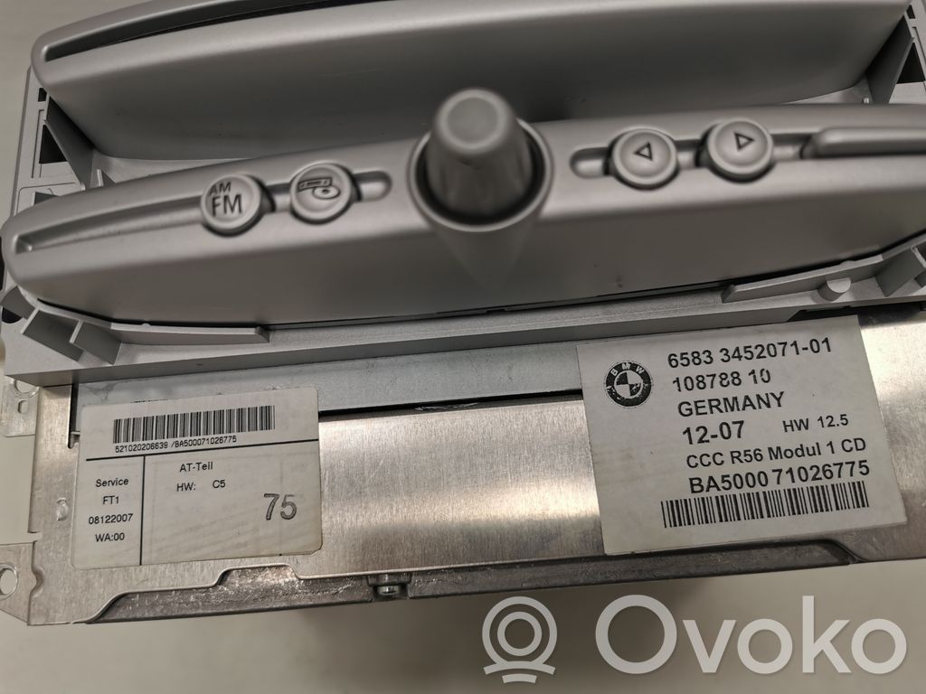 Radio / CD/DVD atskaņotājs / navigācija