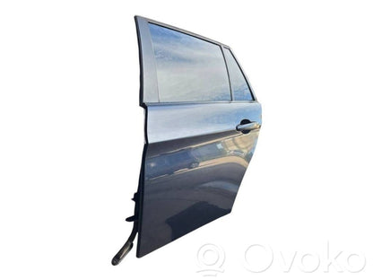 Aizmugurējās durvis