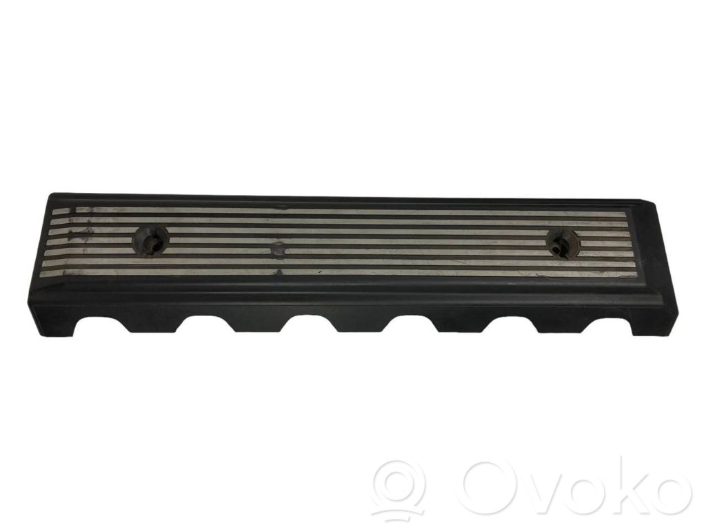 Engine cover (decorative trim)