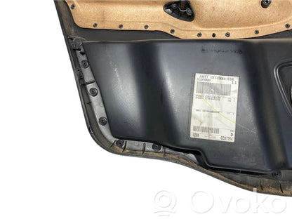 Apšuvums aizmugurējām durvīm