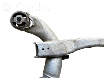 Pusrāmis aizmugurējais / priekšējais