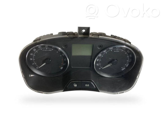 Speedometer (in the instrument panel)
