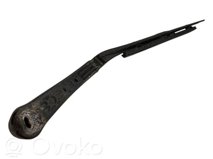 Windshield wiper arm