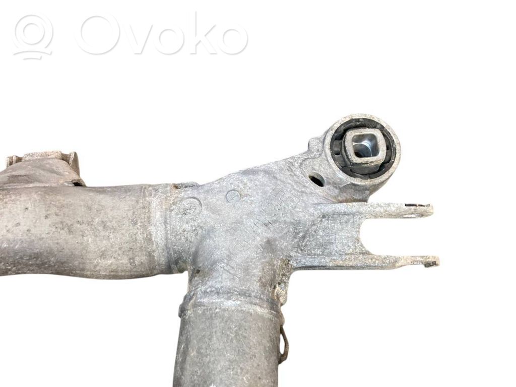 Pusrāmis aizmugurējais / priekšējais