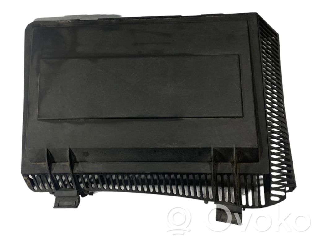 Gaisa filtra kastes vāks