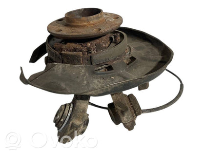 Aizmugurē riteņa rumbas vārpstas šarnīrs (stupica, capfa)