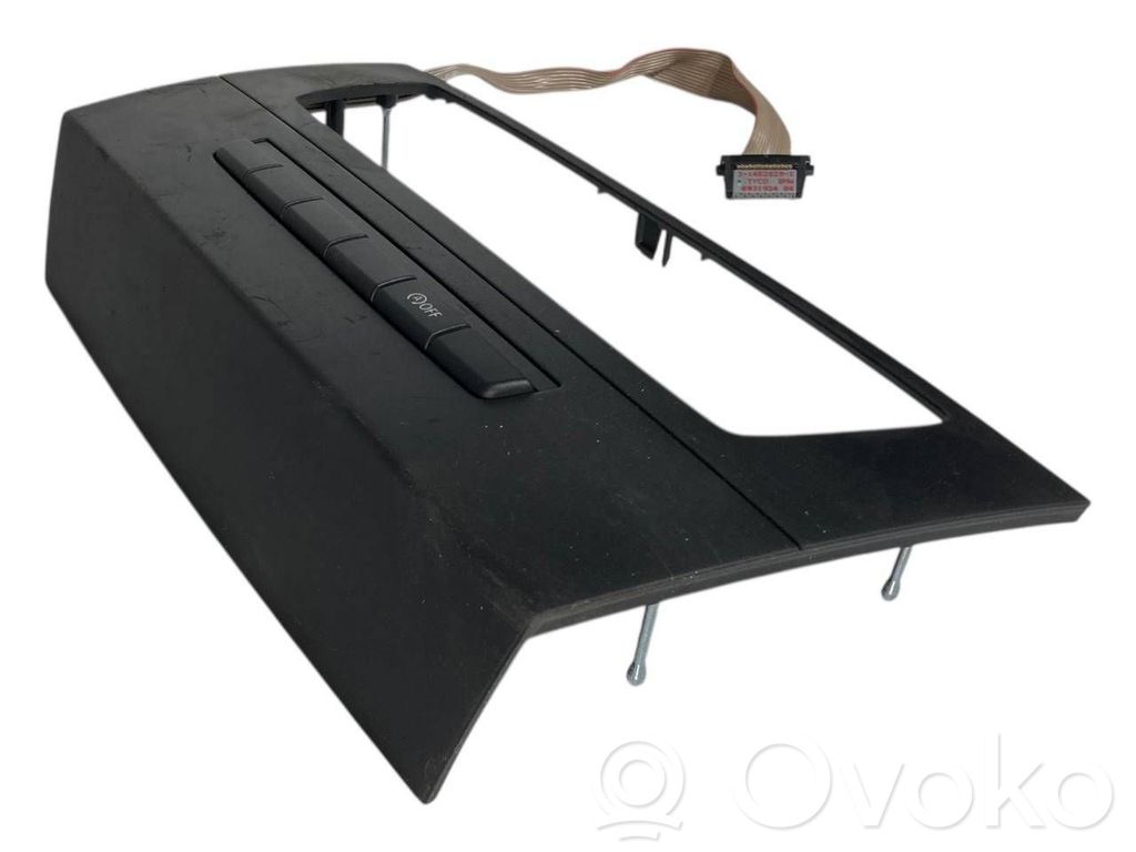 Pretslīdes (ASR) slēdzis