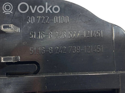 Pelnutrauks (aizmugurē)