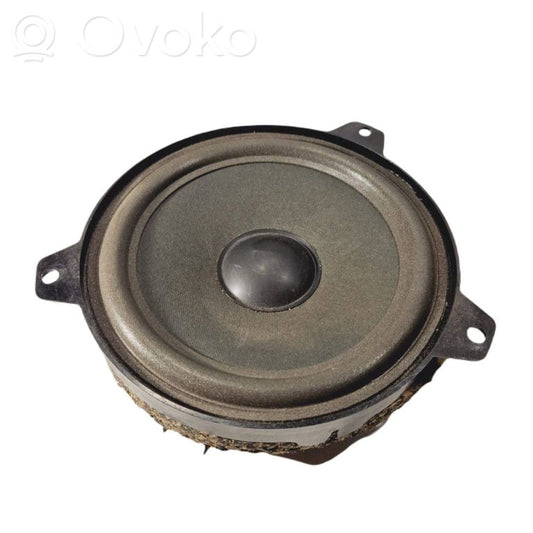 Skaļrunis (-i) priekšējās durvīs