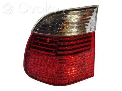 Aizmugurējais lukturis virsbūvē