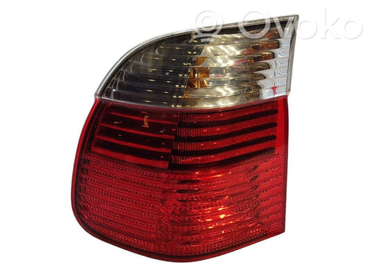 Задний фонарь в кузове