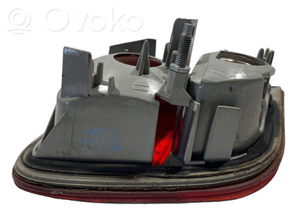 Aizmugurējais lukturis pārsegā