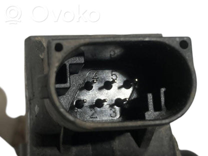 Augstuma sensors (priekšējo lukturu)