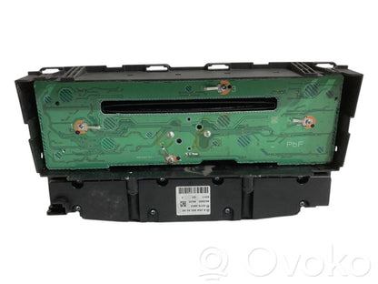 Radio / CD/DVD atskaņotājs / navigācija