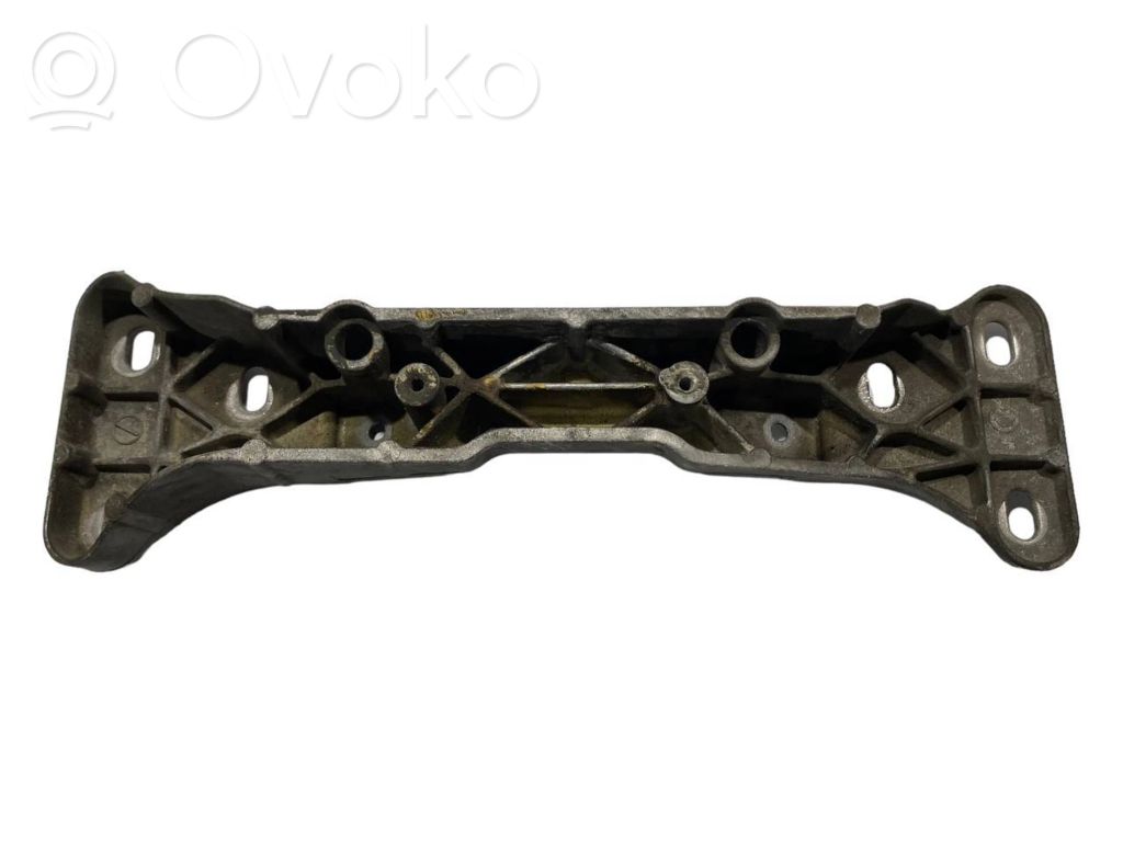 Transmission mounting bracket