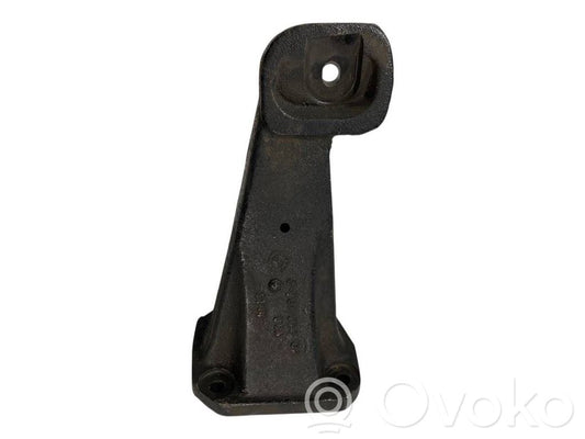 Dzinēja nostiprināšanas stiprinājums-kronšteins