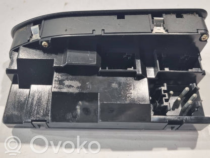 Window lift control switch(es)