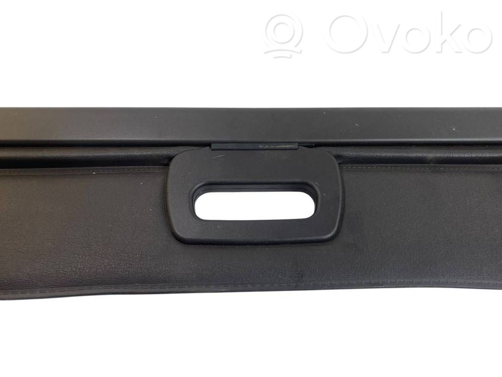 Bagāžnieks logu aizkars