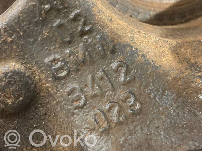 Priekšējā riteņa rumbas vārpstas šarnīrs (stupica, capfa)