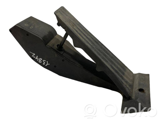 Педаль акселератора