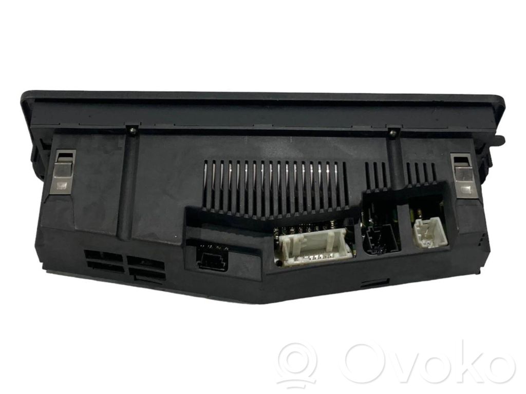 Gaisa kondicioniera / klimata kontroles / salona apsildes vadības bloks (salonā)