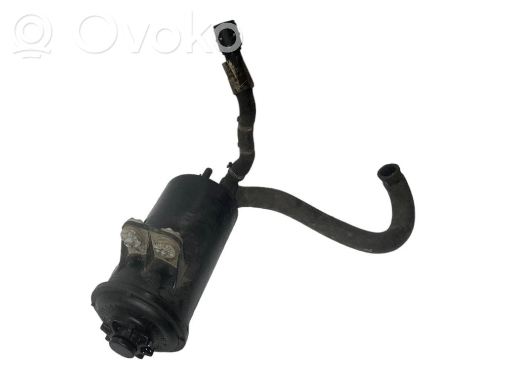 Stūres pastiprinātāja šķidruma tvertne