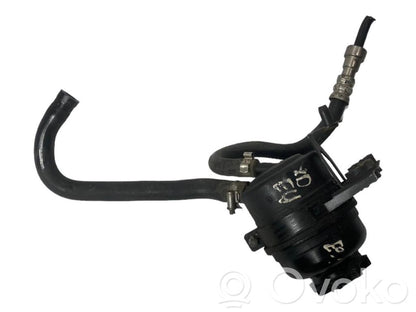 Stūres pastiprinātāja šķidruma tvertne