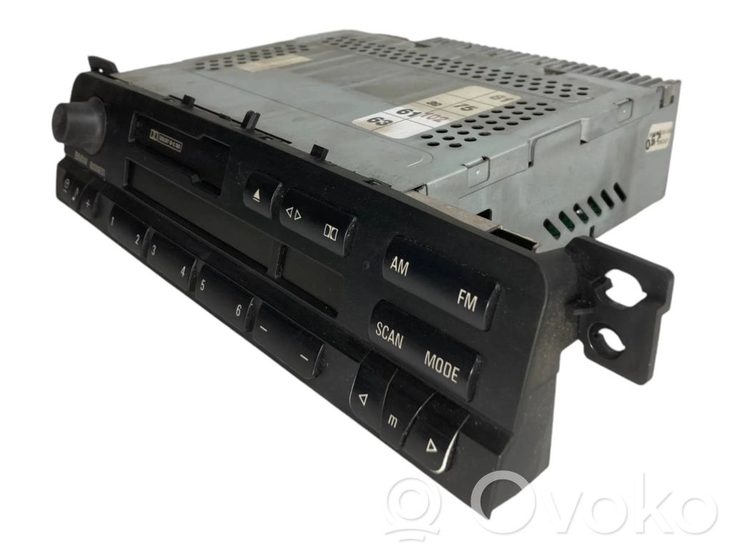 Radio / CD/DVD atskaņotājs / navigācija