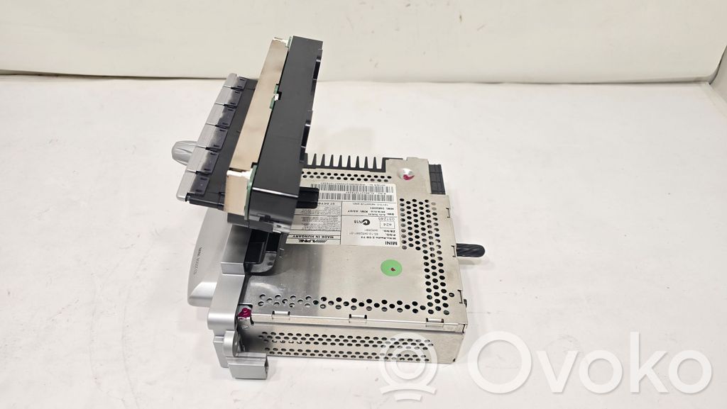 Radio / CD/DVD atskaņotājs / navigācija