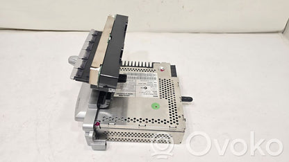 Radio / CD/DVD atskaņotājs / navigācija