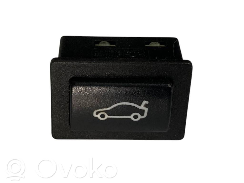 Aizmugures durvju atvēršanas slēdzis