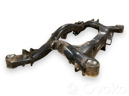 Pusrāmis aizmugurējais / priekšējais