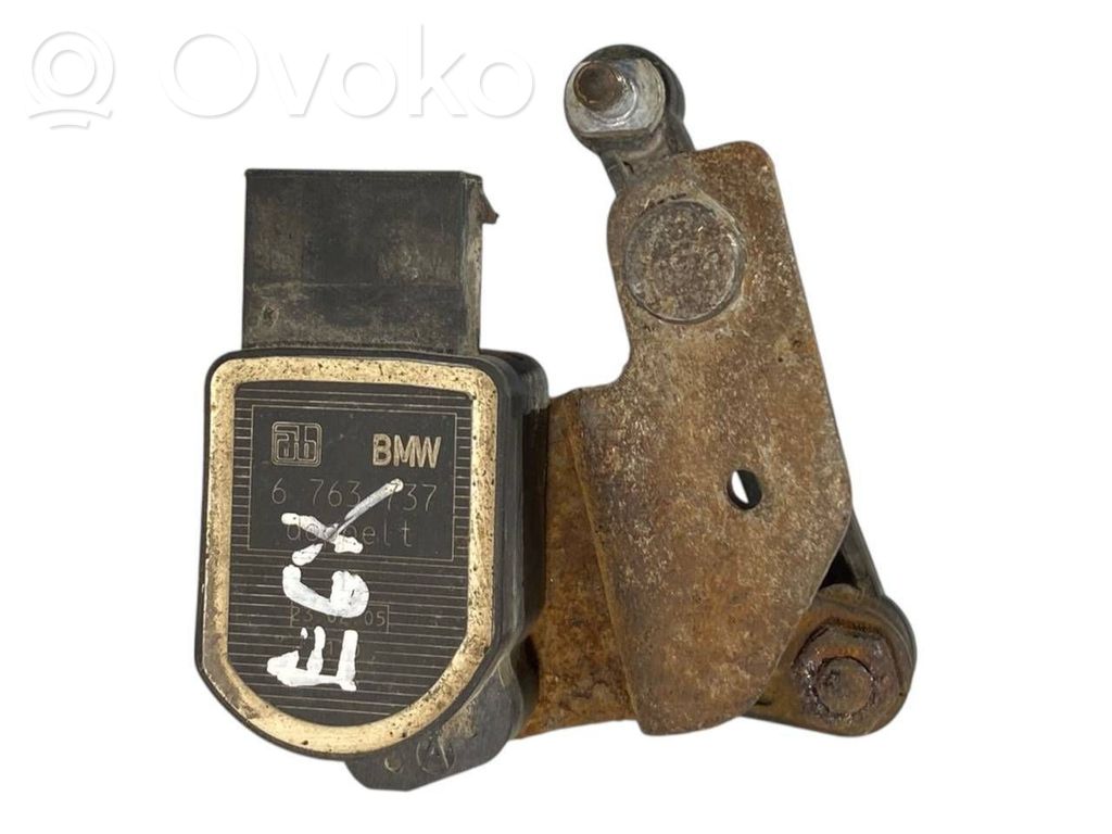 Augstuma sensors (priekšējo lukturu)