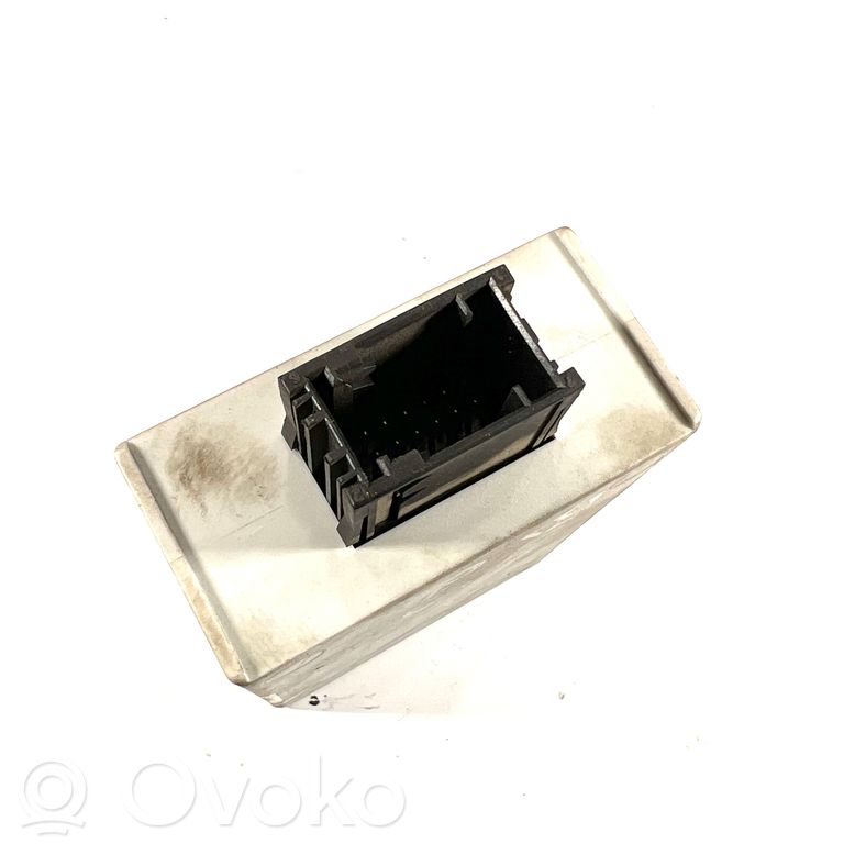 Sānu spoguļa vadības modulis