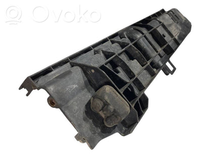 Radiatora (-u) turētājs / kronšteins