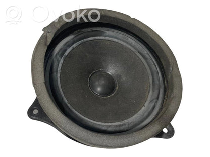 Speaker(s) in the rear door