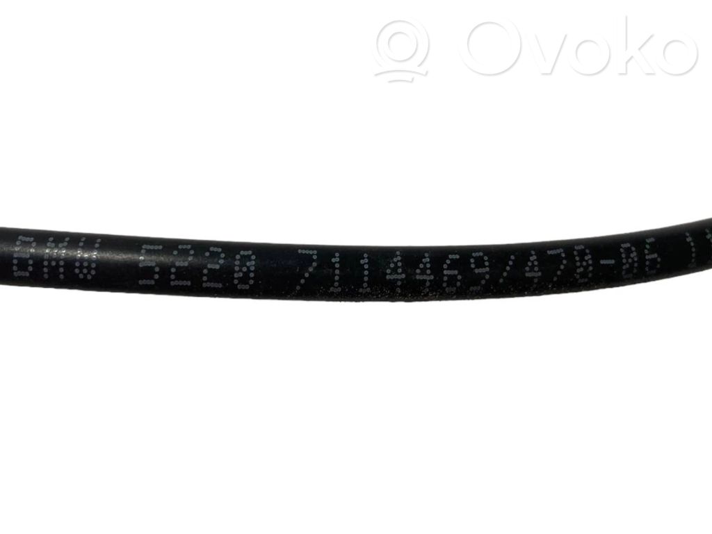 Handle for folding the seat backrest