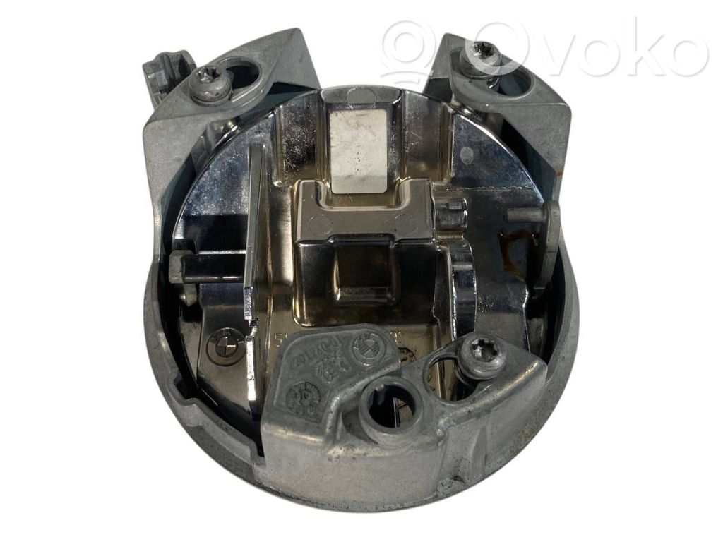 Aizvēršanas rokturis (aizmugurējā pārsega)