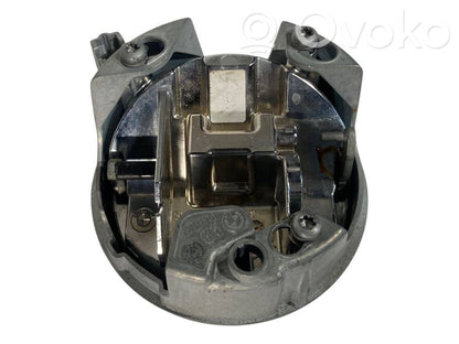 Aizvēršanas rokturis (aizmugurējā pārsega)